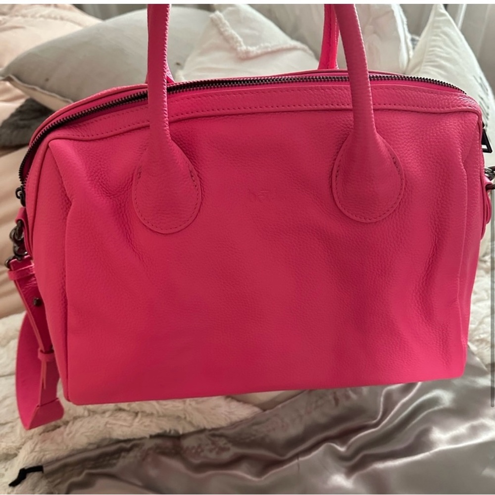 Hayes beck bag in flamingo with duster bag